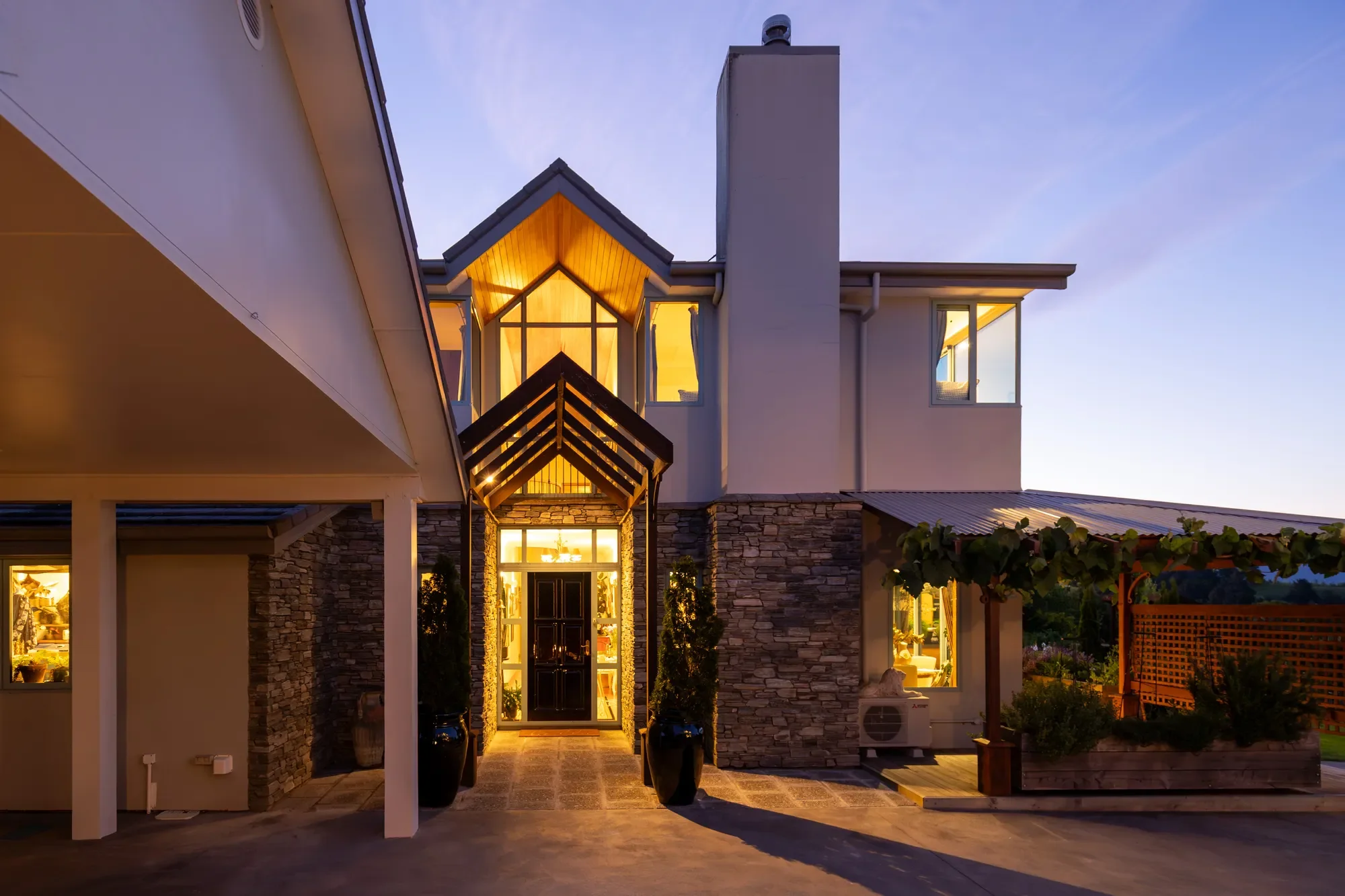 Exterior photo 12