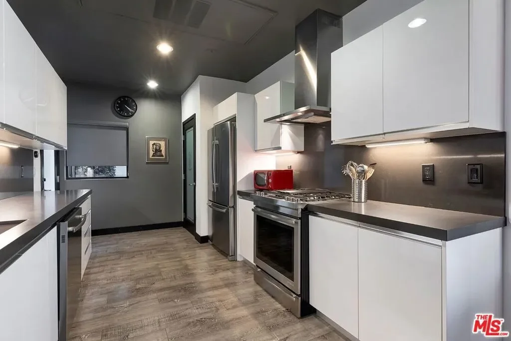 1223 Larrabee Street 1, Los Angeles, California, United States. - Photo 2