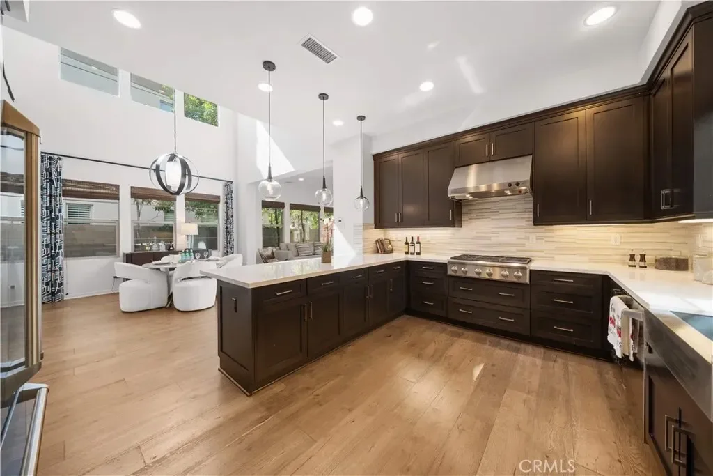 105 newall, Irvine, California, United States. - Photo 11