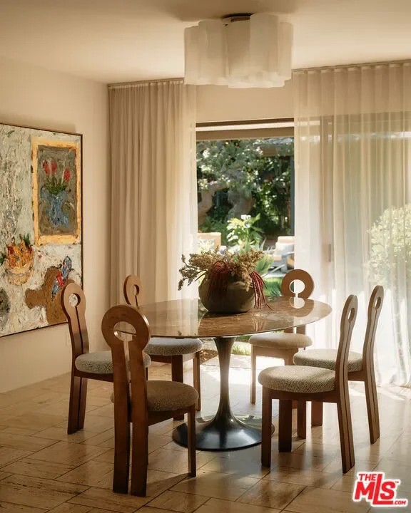 1117 N Beverly Drive, Beverly Hills, California, United States. - Photo 6