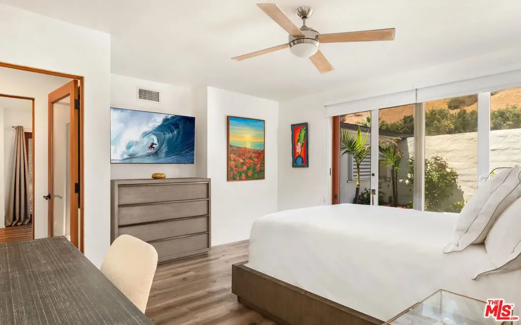 23018 Pacific Coast Highway, Malibu, California, United States. - Photo 33