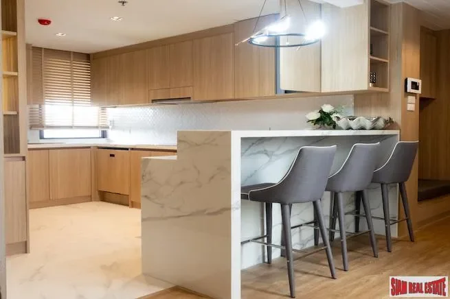 Royal Phuket Marina - Elegant Newly Renovated Four Bedroom Penthouse for Sale in Koh Kaew