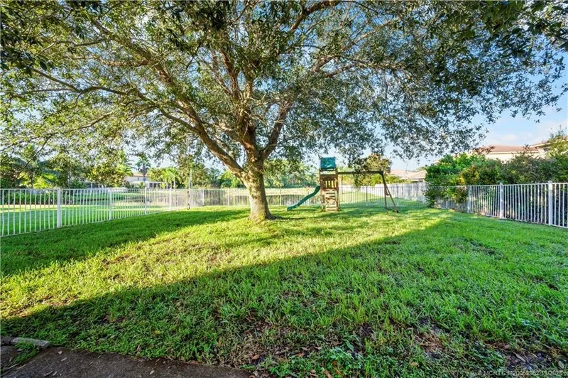 5532 SE Graham Drive, Stuart, Florida, United States. - Photo 29