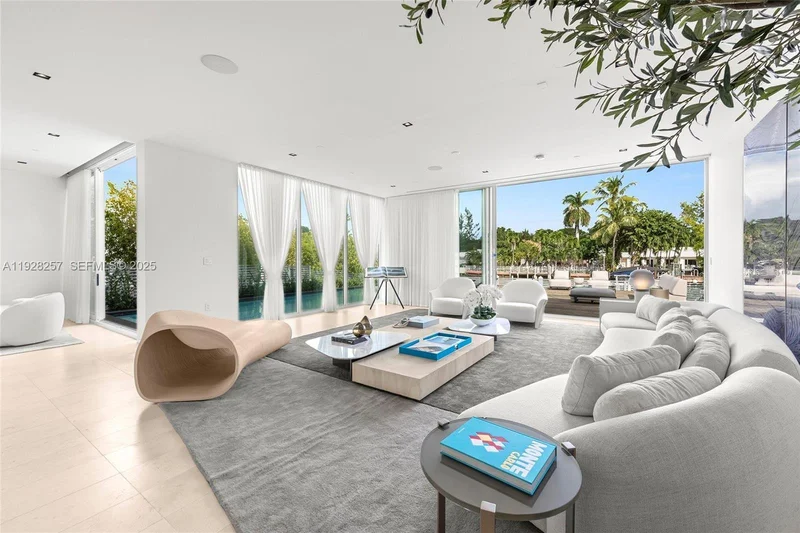 1031 W 48th st, Miami Beach, Florida, United States. - Photo 13