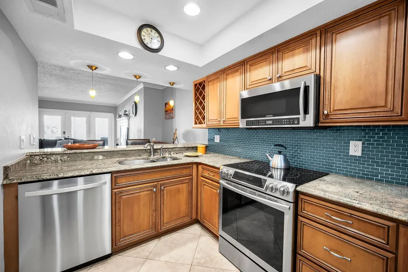 1582 Gulf Boulevard , 1106, Clearwater Beach, FL 33767, Clearwater, Florida, United States. - Photo 32