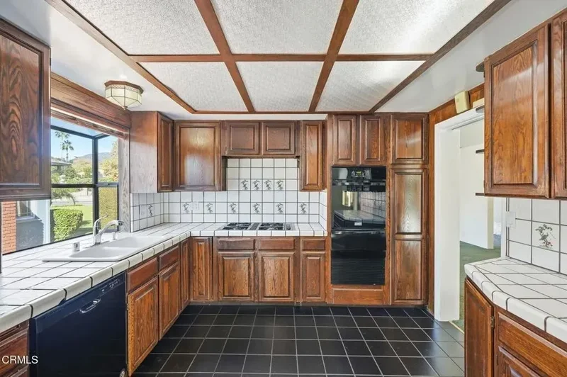 672 W Mendocino Street, Altadena, California, United States. - Photo 16