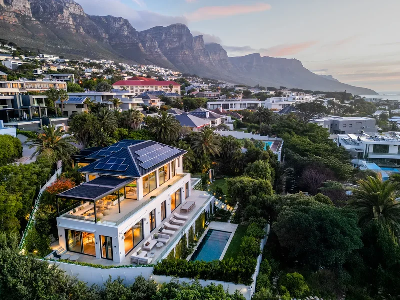 15 Quebec Rd, Camps Bay, Cape Town, 8040, South Africa, Cape Town, Western Cape, South Africa. - Photo 5