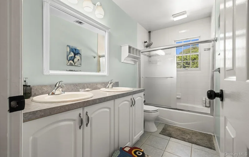 16 Home Court, Huntington, NY 11743, East Northport, New York, United States. - Photo 6