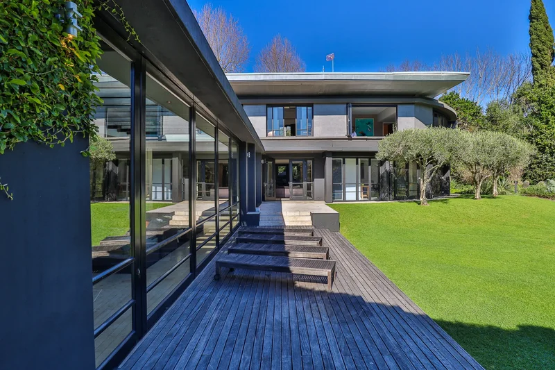 Stunning Contemporary Luxury Family Property With Soul