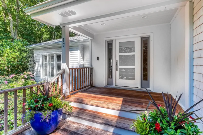 17 Crescent Way, Shelter Island Heights, New York, United States. - Photo 2