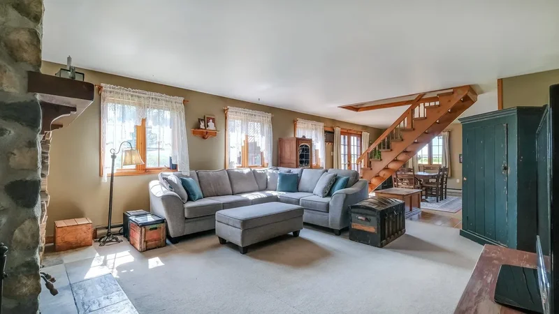 7965 Grand Rang, Saint-Hyacinthe, Quebec, Canada. - Photo 3