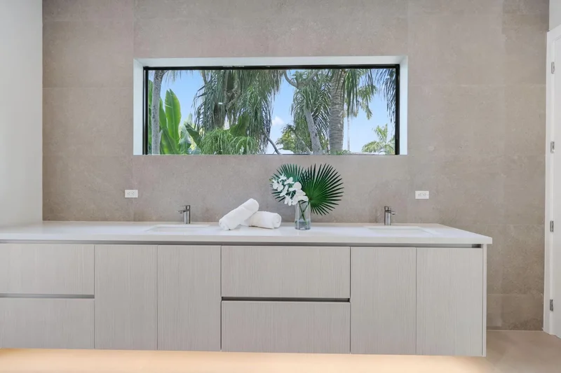 2015 NE 4th Ave, Wilton Manors, Florida, United States. - Photo 36