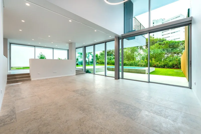 Exclusive 3-Bedroom Duplex Penthouse in a small condominium in Cascais