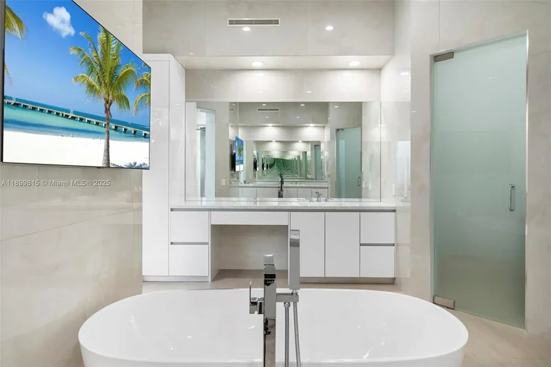 2800 NE 40th St, Fort Lauderdale, Florida, United States. - Photo 90