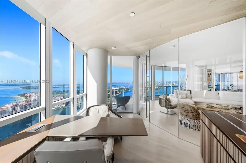 100 S Pointe Dr Unit 3803, Miami Beach, FL 33139, Miami Beach, Florida, United States. - Photo 27
