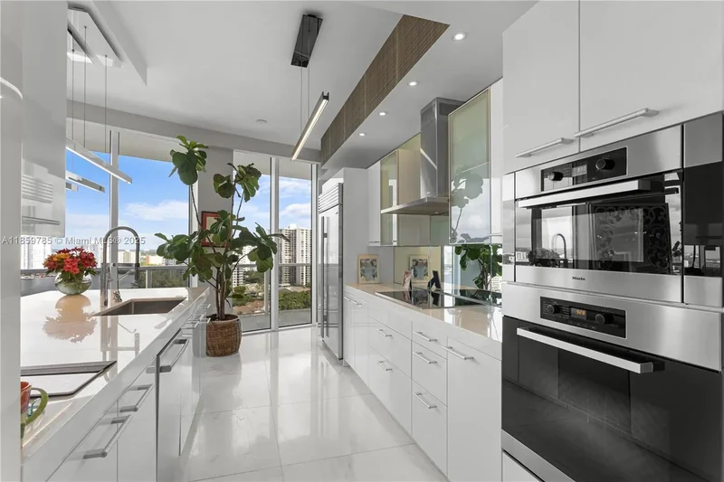 4100 Island Blvd, Golden Beach, Florida, United States. - Photo 19