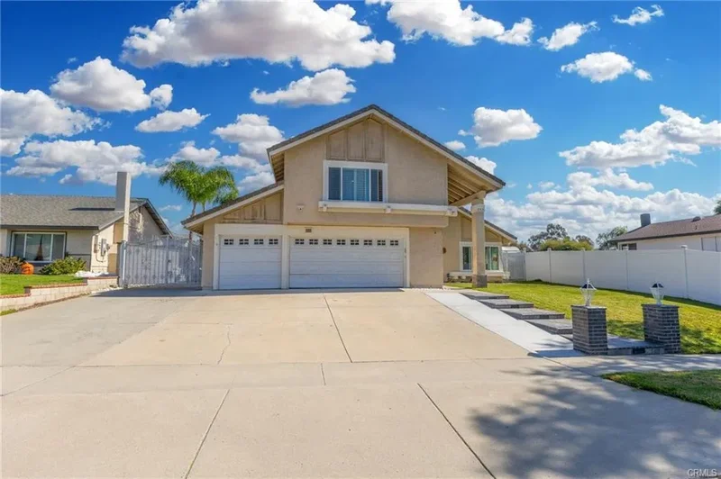 909 Nottingham Dr, Corona, CA 92880, Corona, California, United States. - Photo 2