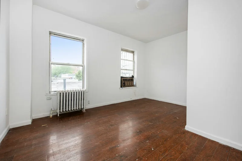 -21 26th Road, New York, New York, United States. - Photo 12