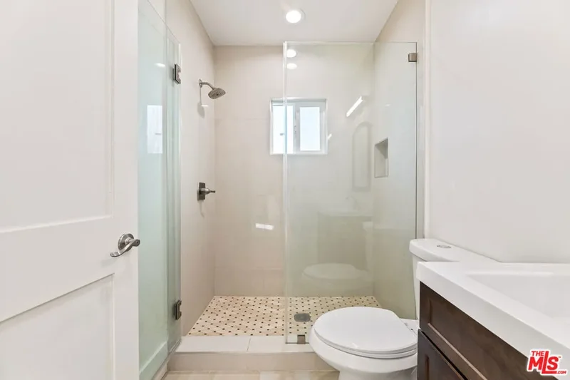 16233 Parthenia Street, Los Angeles, California, United States. - Photo 13