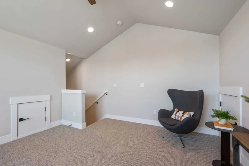 20536 NE Empire Avenue , Bend, OR 97701, Bend, Oregon, United States. - Photo 27