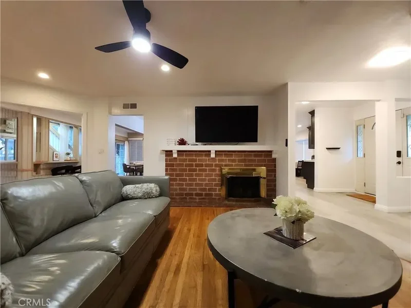 1150 W Santa Clara Avenue, Santa Ana, California, United States. - Photo 43