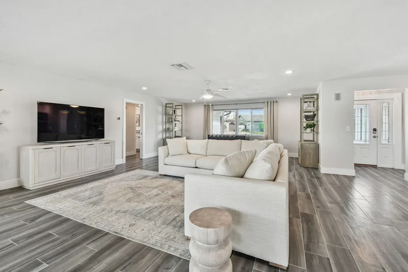 1514 Sea Gull Drive S, St Petersburg, FL 33707, St. Petersburg, Florida, United States. - Photo 20
