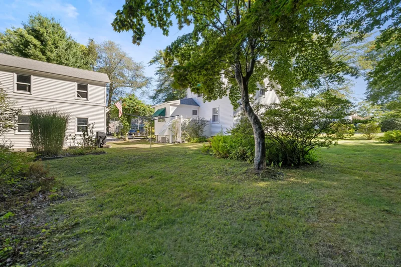 11 Sunset Avenue, East Lyme, Connecticut, United States. - Photo 38