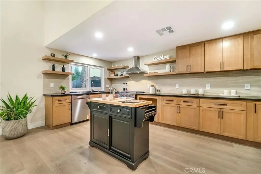1381 Penrith, Tustin, California, United States. - Photo 33