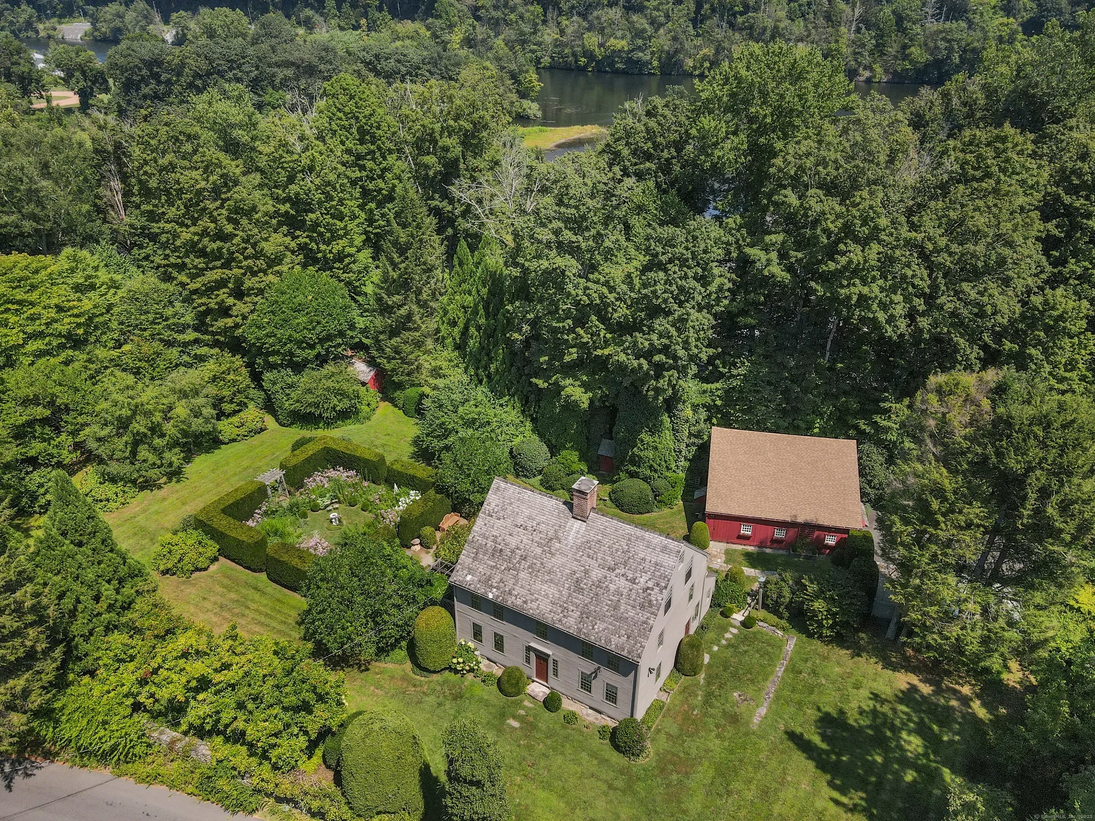 211 Walnut Tree Hill Road, Newtown, Connecticut, United States. - Photo 30