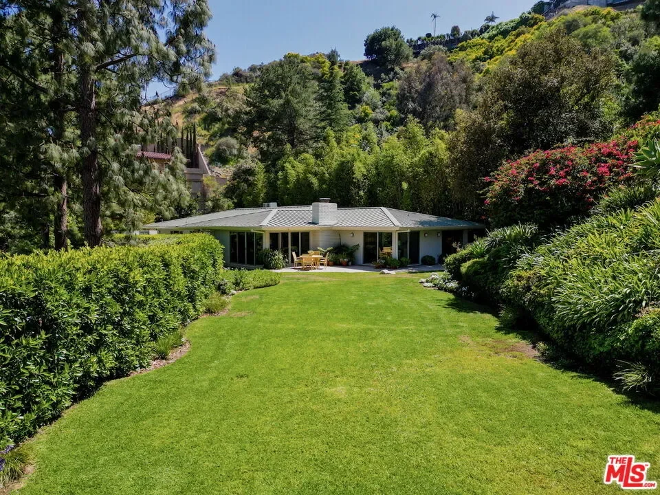 Exterior photo 12