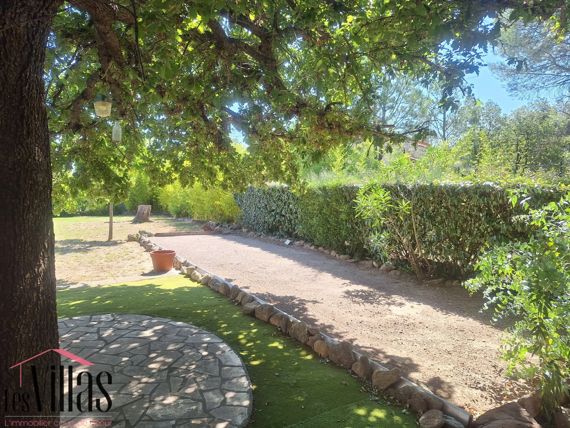 Laroque-des-Albères, Occitanie, France. - Photo 11