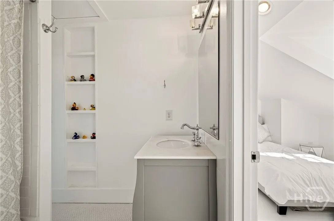 507 E Mcdonough Street, Savannah, Georgia, United States. - Photo 25