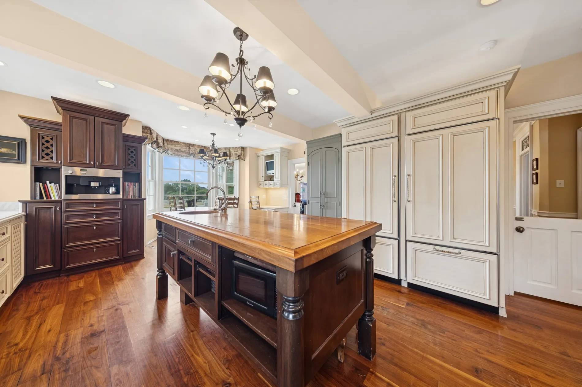 6191 S County Line Road , Burr Ridge, IL 60527, Burr Ridge, Illinois, United States. - Photo 23