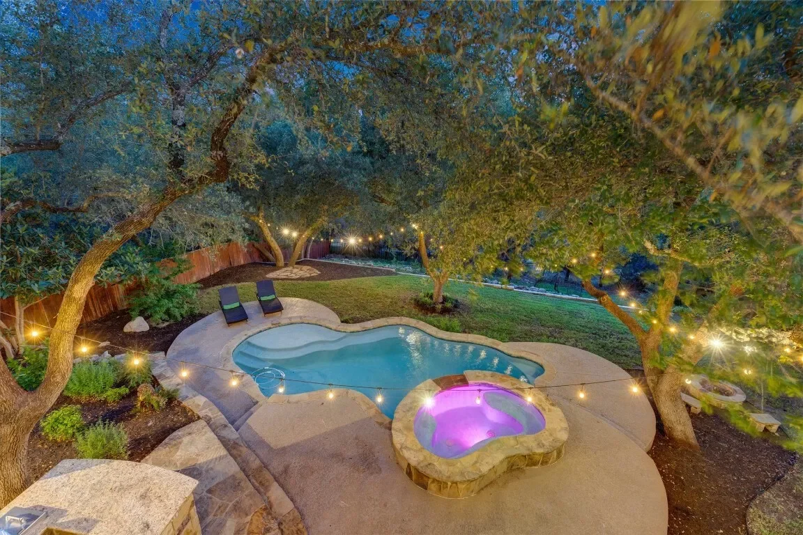 13601 Montview Drive, Austin, TX 78732, Austin, Texas, United States. - Photo 9