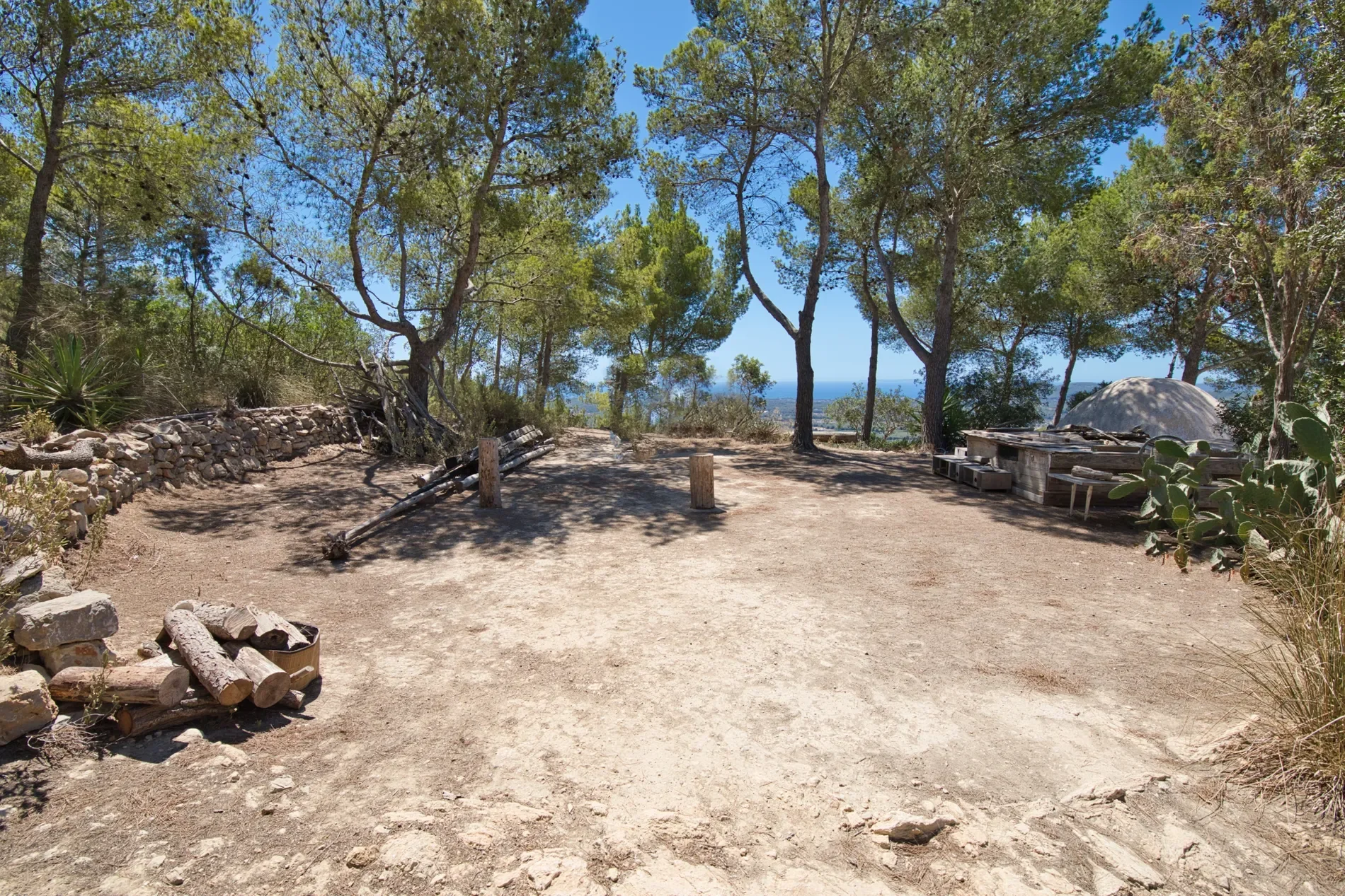 Exterior photo 8