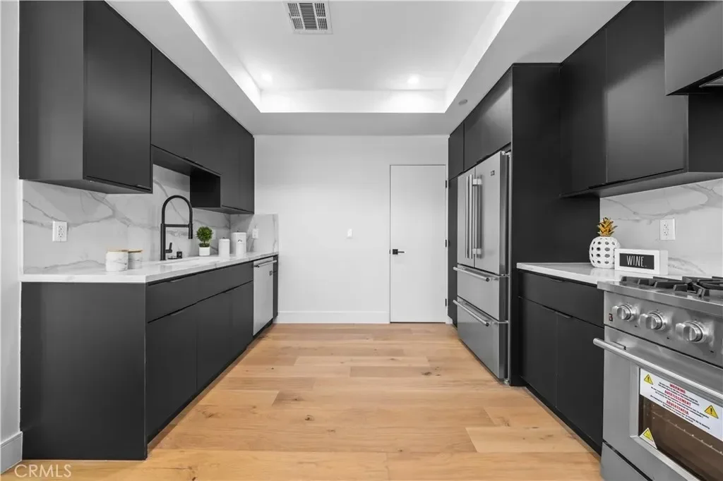 6050 E Burwood Avenue, Los Angeles, California, United States. - Photo 3