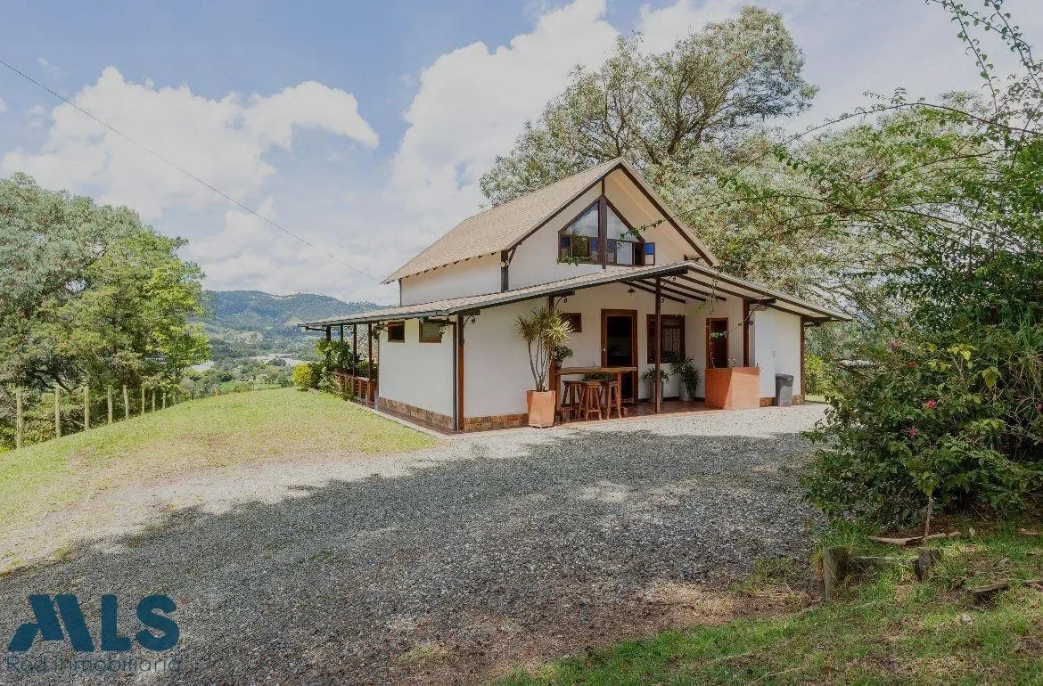 Exterior photo 11