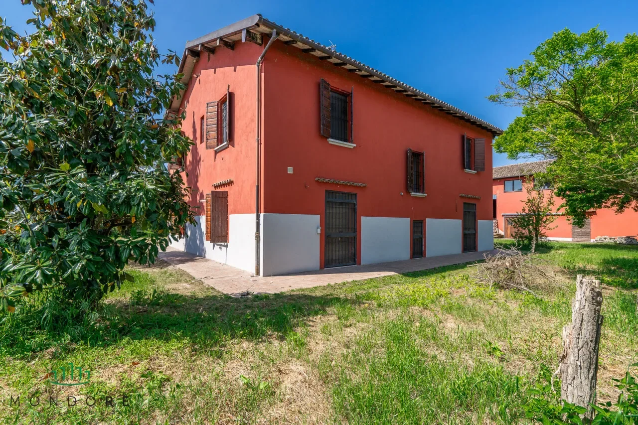 Via Cacciatori, Crevalcore, Emilia-Romagna, Italy. - Photo 12