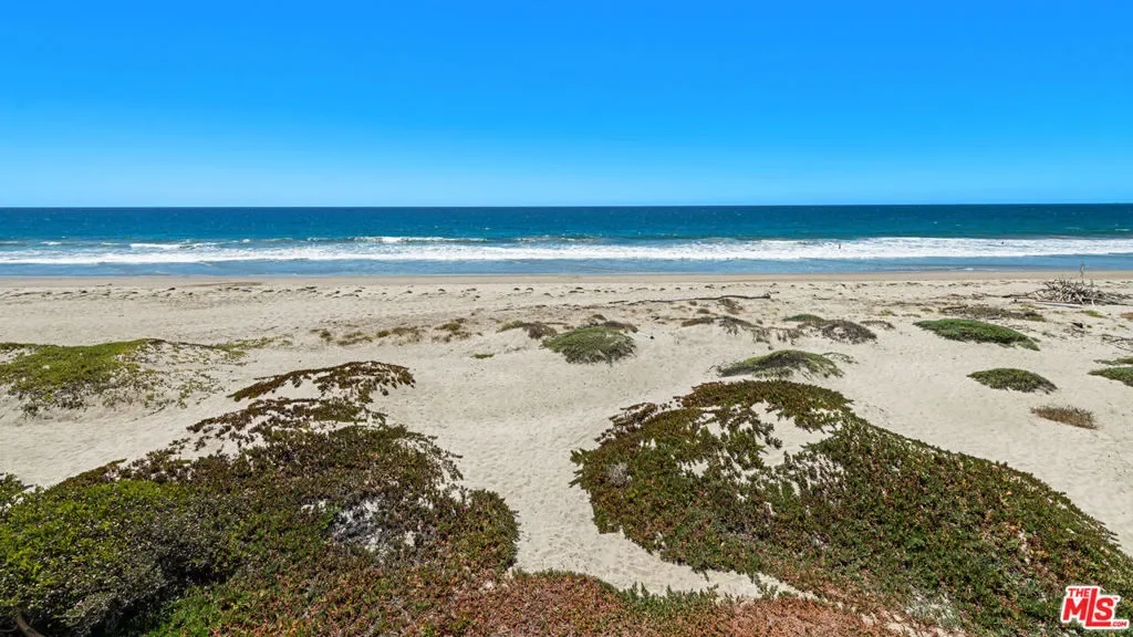 30718 Pacific Coast Highway, Malibu, California, United States. - Photo 30