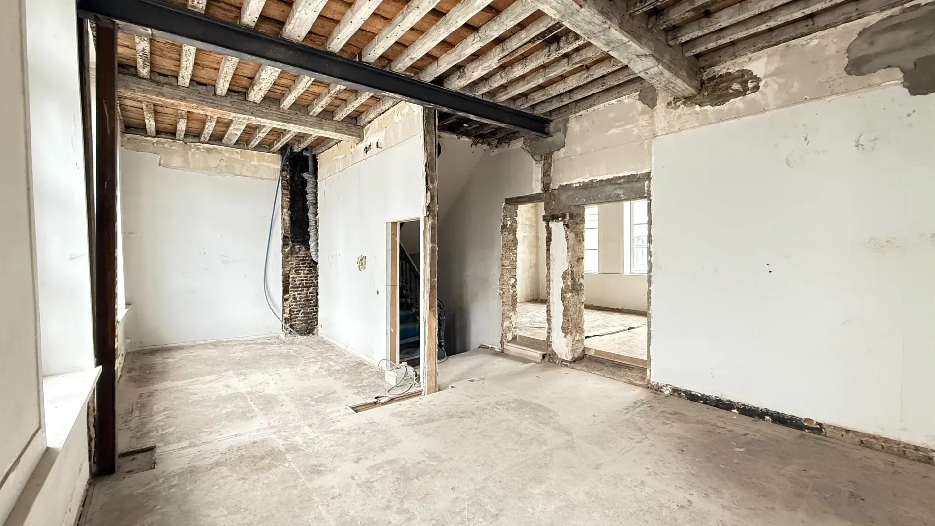 LILLE, O 59800, Lille, Hauts-de-France, France. - Photo 4