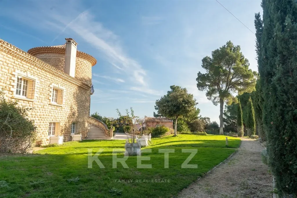Exterior photo 4