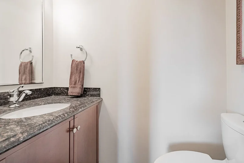 423 Avenue Rd  13, Toronto, ON M4V 2H7, Toronto, Ontario, Canada. - Photo 3