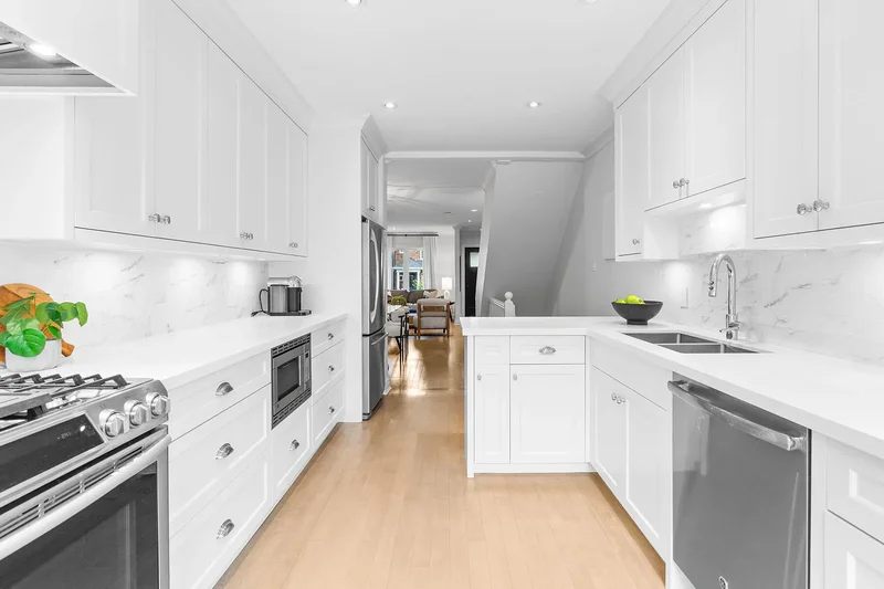 251 Bowood Ave, Toronto, ON M4N 1Y7, Toronto, Ontario, Canada. - Photo 27