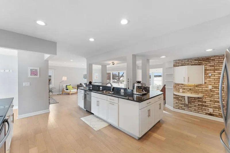 5325 Twin Lake Blvd E, MN, Brooklyn Center, Minnesota, United States. - Photo 7