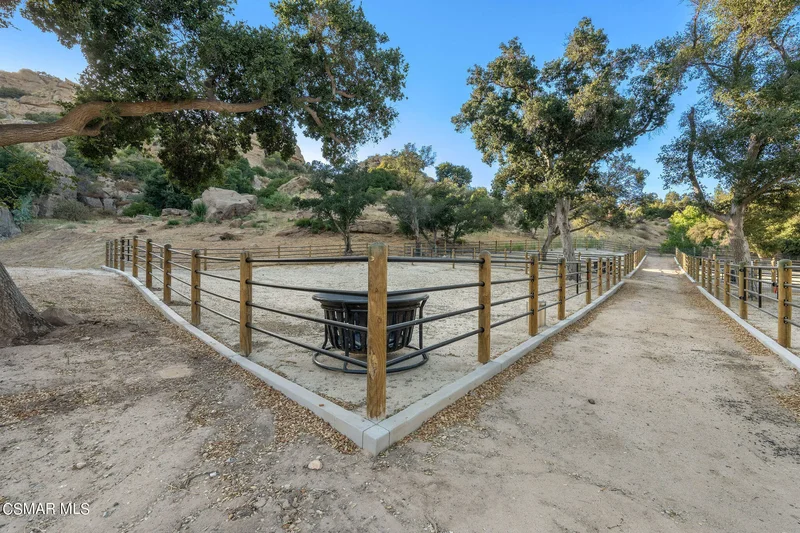10869 Farralone Avenue, Los Angeles, California, United States. - Photo 15