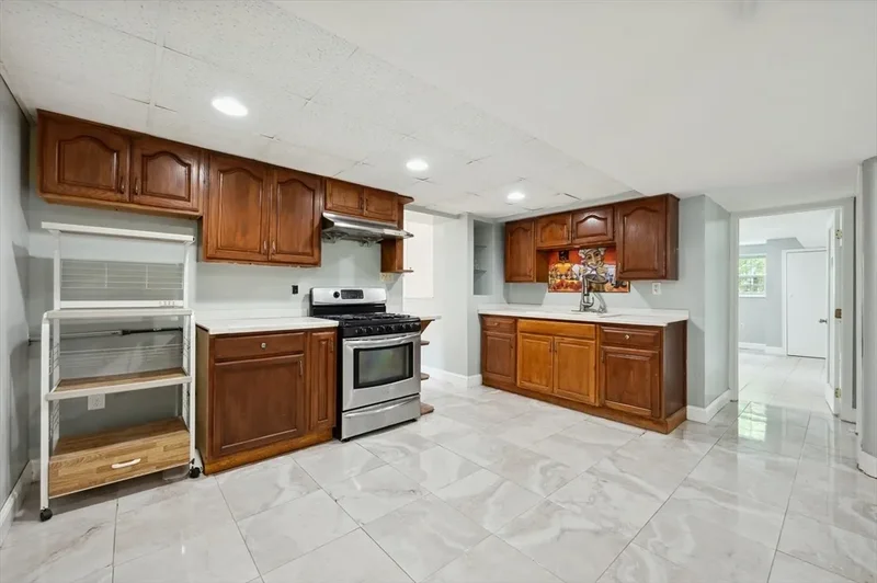 451 Lincoln St, Abington, MA 02351, Abington, Massachusetts, United States. - Photo 34