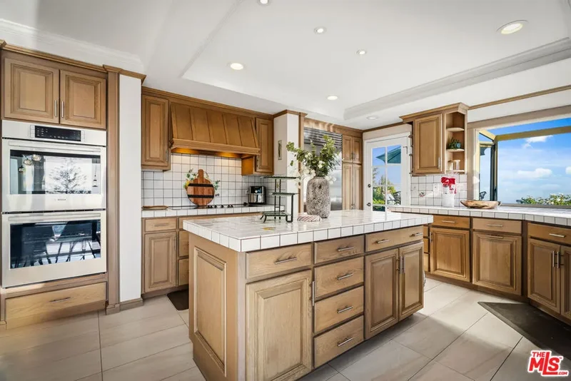 23255 W Paloma Blanca Drive, Malibu, California, United States. - Photo 7