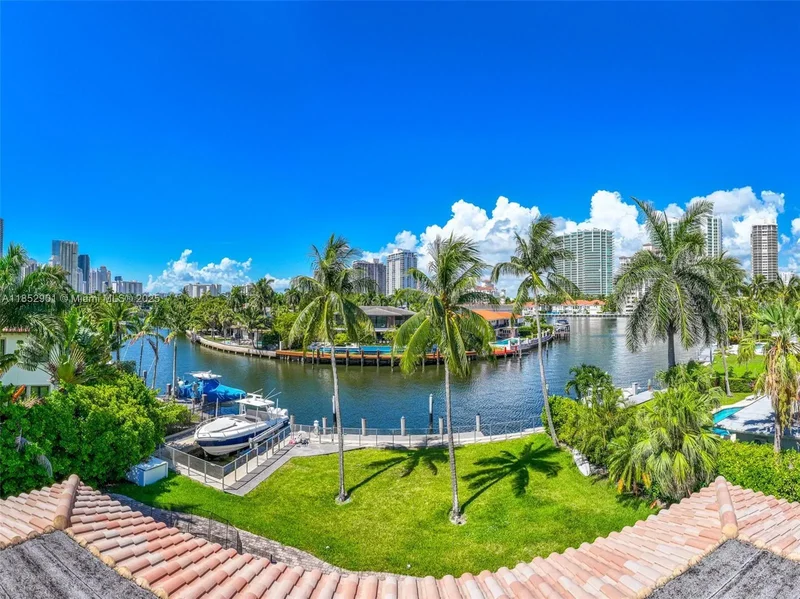 268 S Parkway, Golden Beach, Florida, United States. - Photo 51