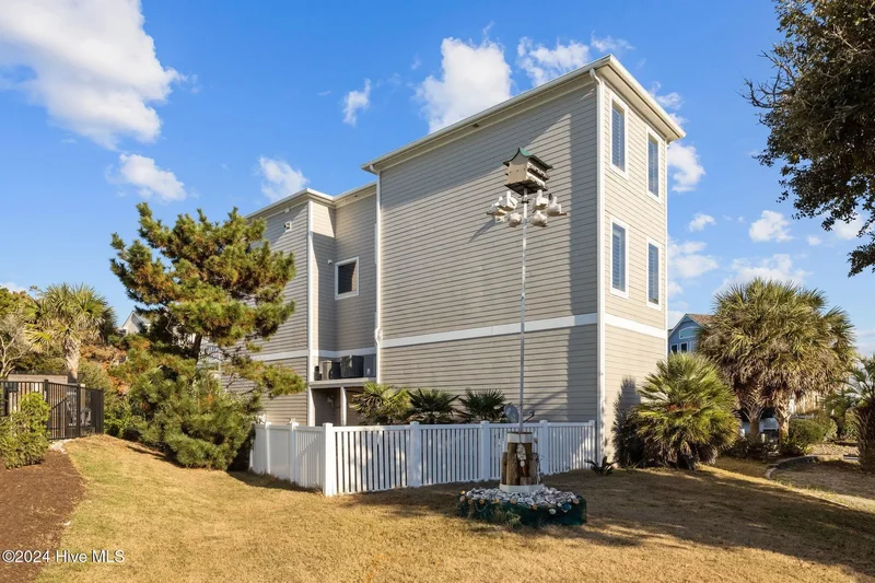 10108 Sea Breeze Drive, Emerald Isle, NC 28594, Emerald Isle, North Carolina, United States. - Photo 40