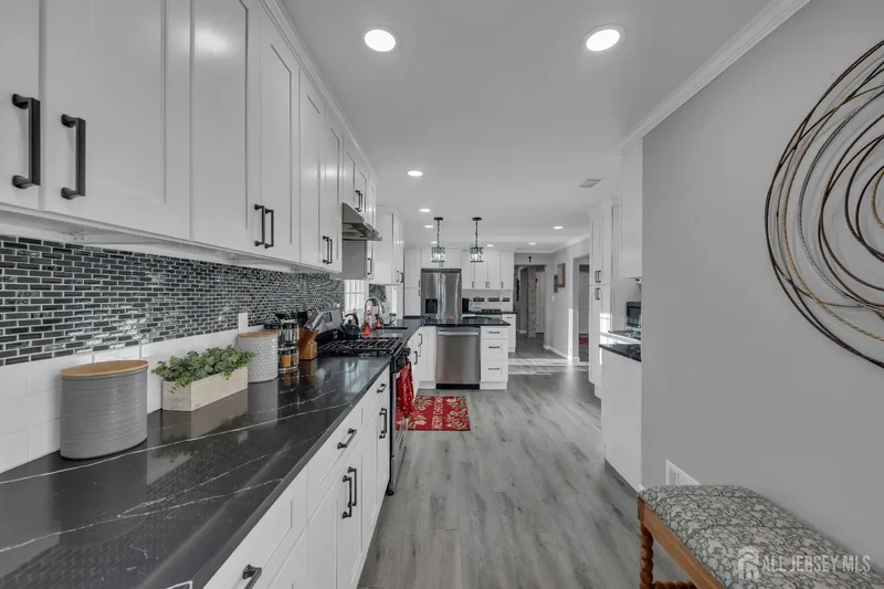 1 Kerry Court, Old Bridge, NJ 08857, Old Bridge Township, New Jersey, United States. - Photo 20